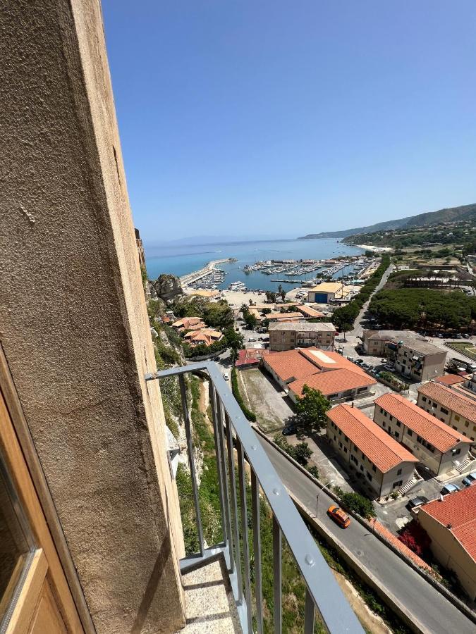 La Rupe Apartments Тропеа Екстериор снимка