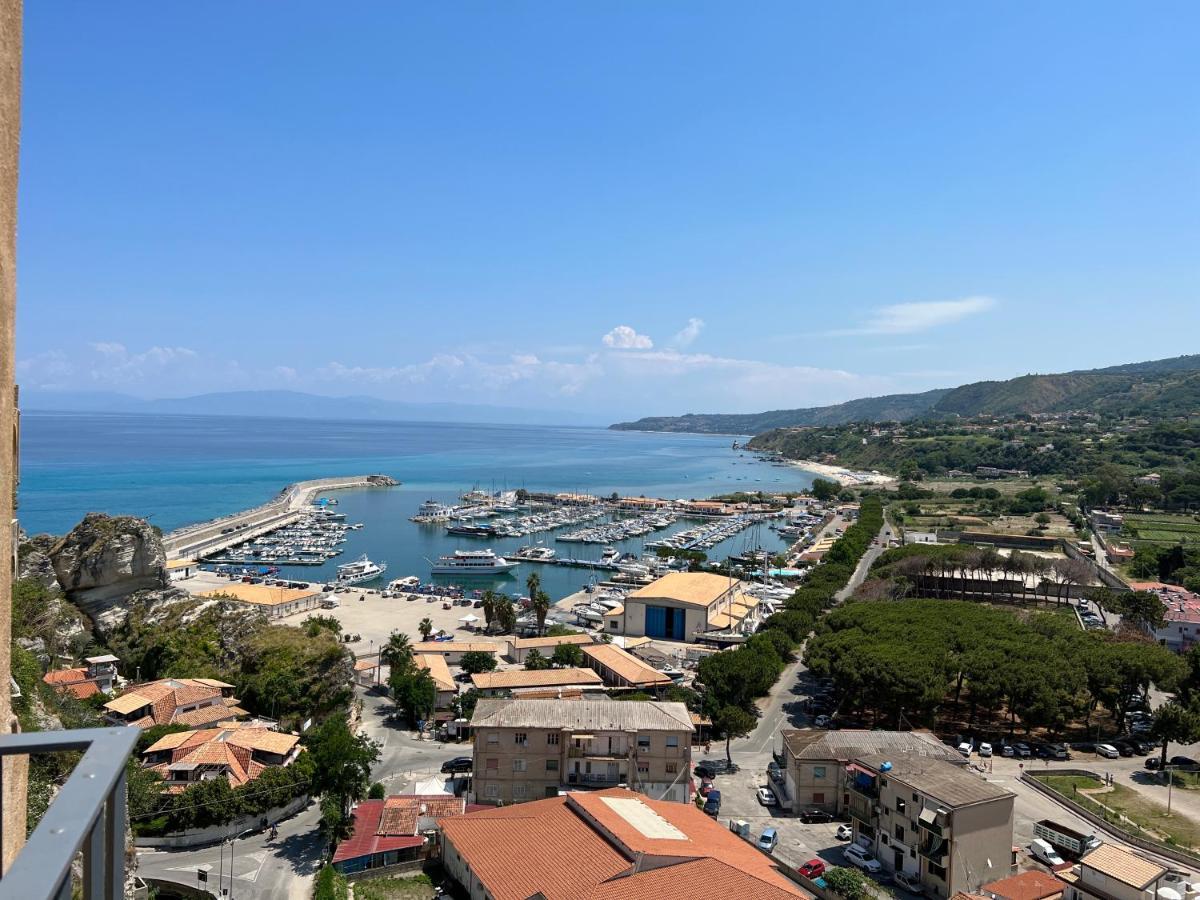 La Rupe Apartments Тропеа Екстериор снимка