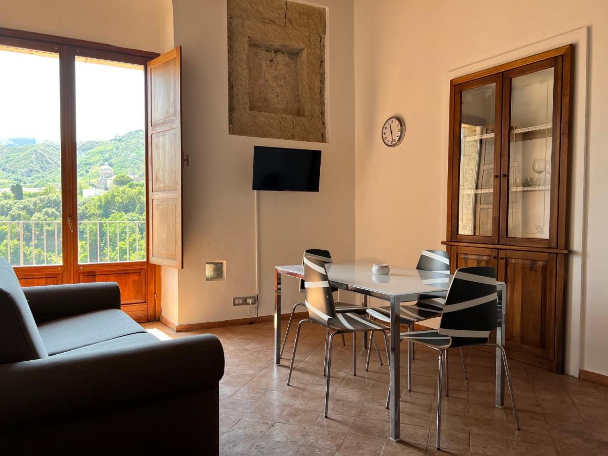 La Rupe Apartments Тропеа Екстериор снимка