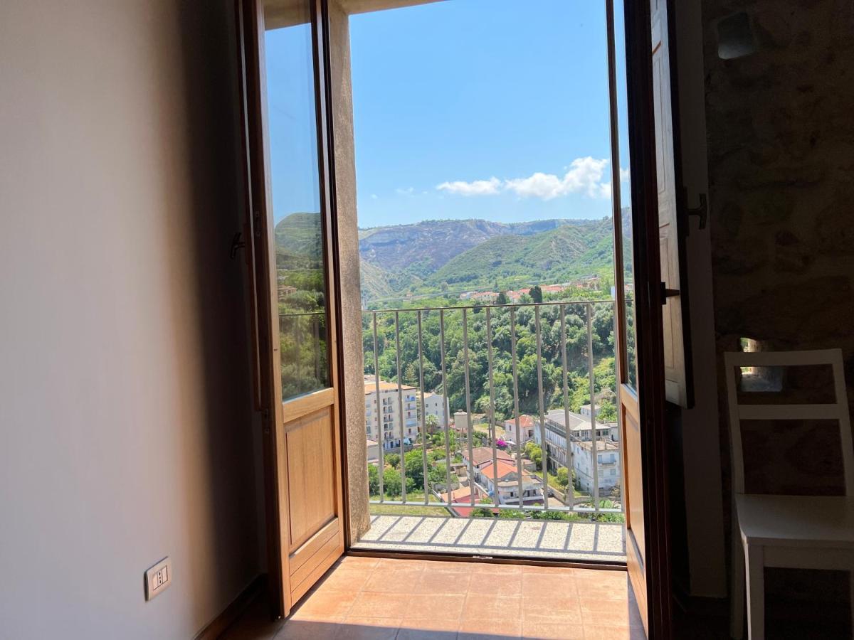 La Rupe Apartments Тропеа Екстериор снимка